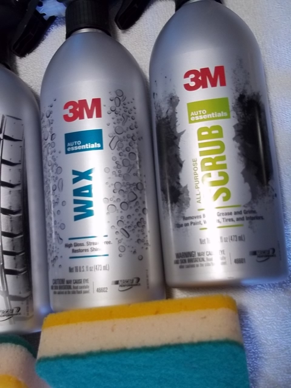 3M Auto Essentials Car Care Kit-2 Sponges-1 Wax-1 Tire-2 Scrub-All 16oz Sprayers