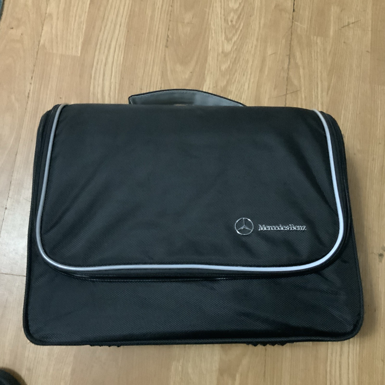Mercedes Benz car cleaning valet kit set with bag.NEW