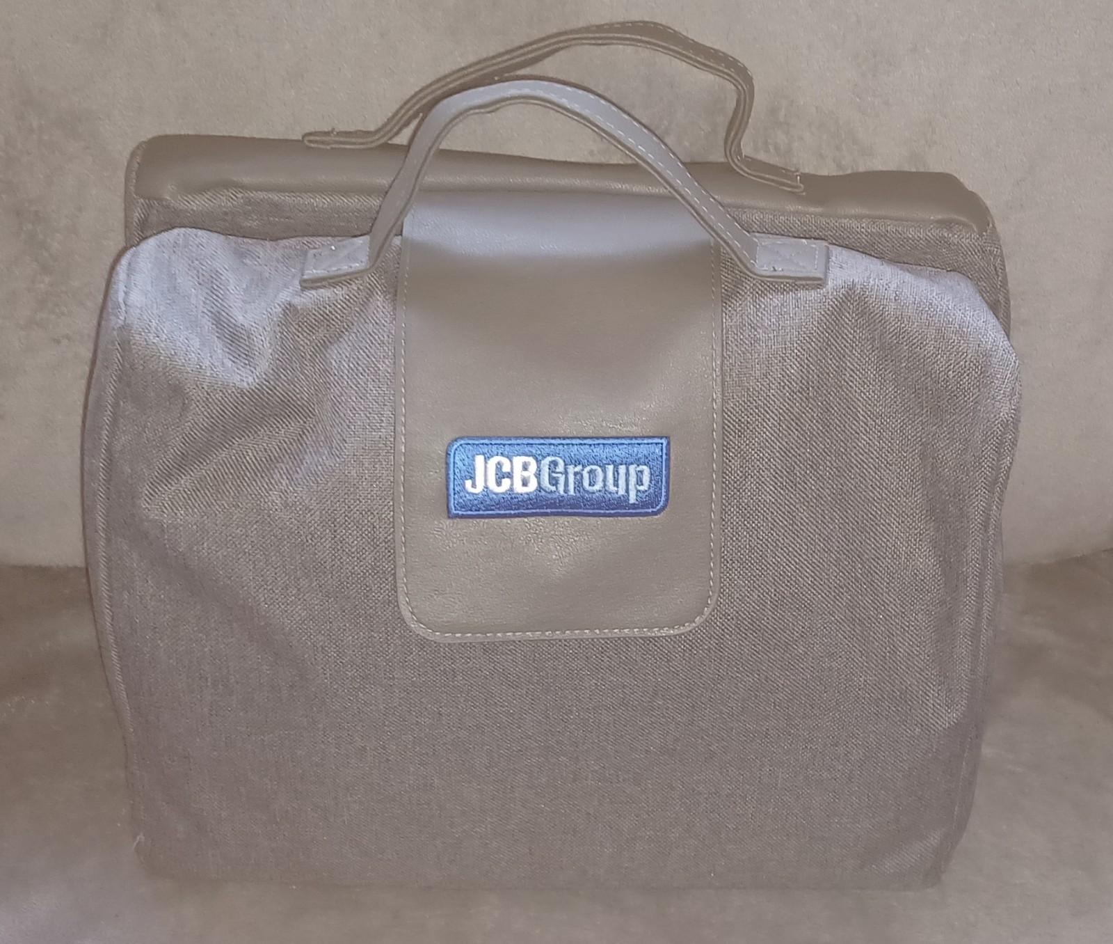 DIAMONDBRIGHT VW VOLKSWAGEN JCB GROUP CAR CARE + FIRST AID KIT NEW UNUSED #4KGRM