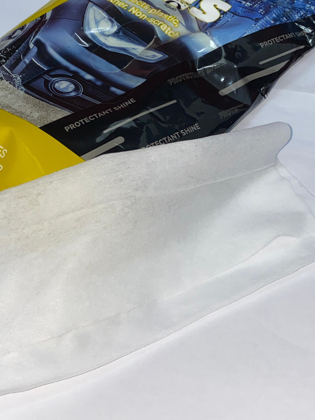 PROTECTANT WIPES CAR CARE PLASTIC,VINYL GUARDS AGAINTS UV Light & Shines