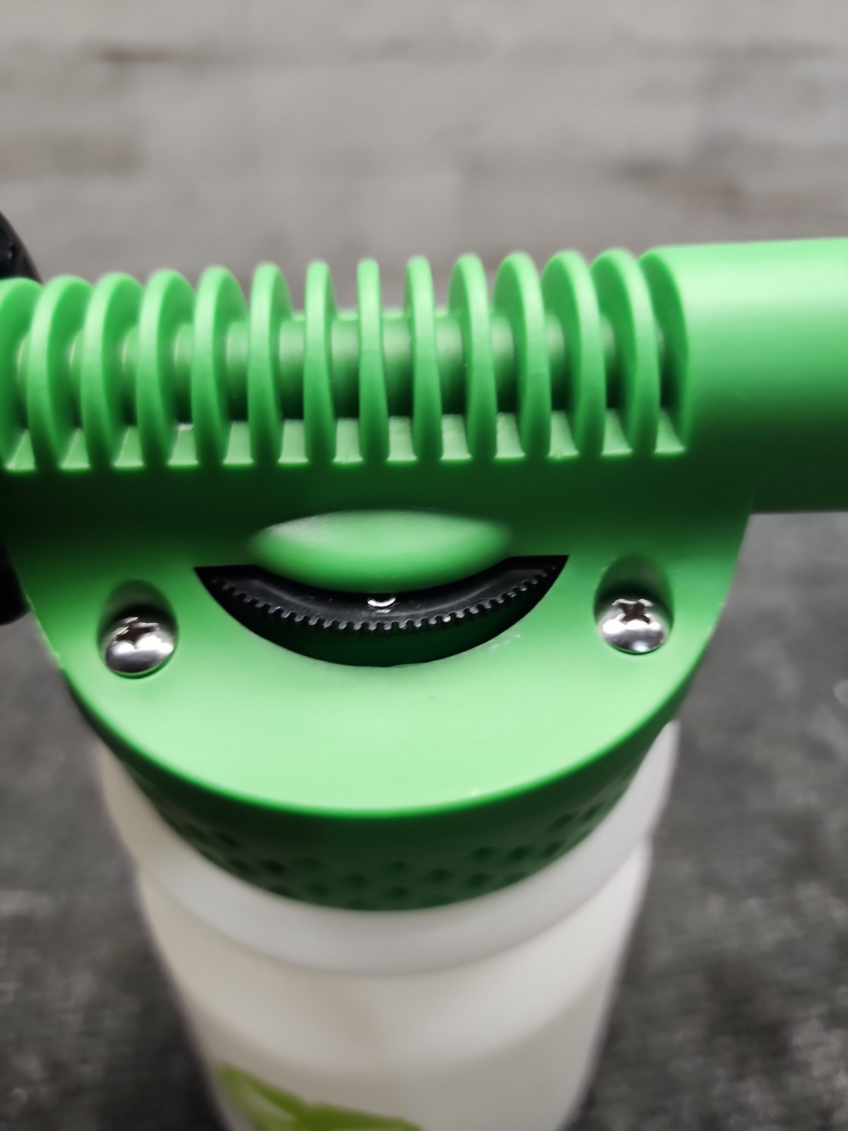 Adjustable Dial Foam Gun Cannon Sprayer for Car Wash Soap and Water Hose