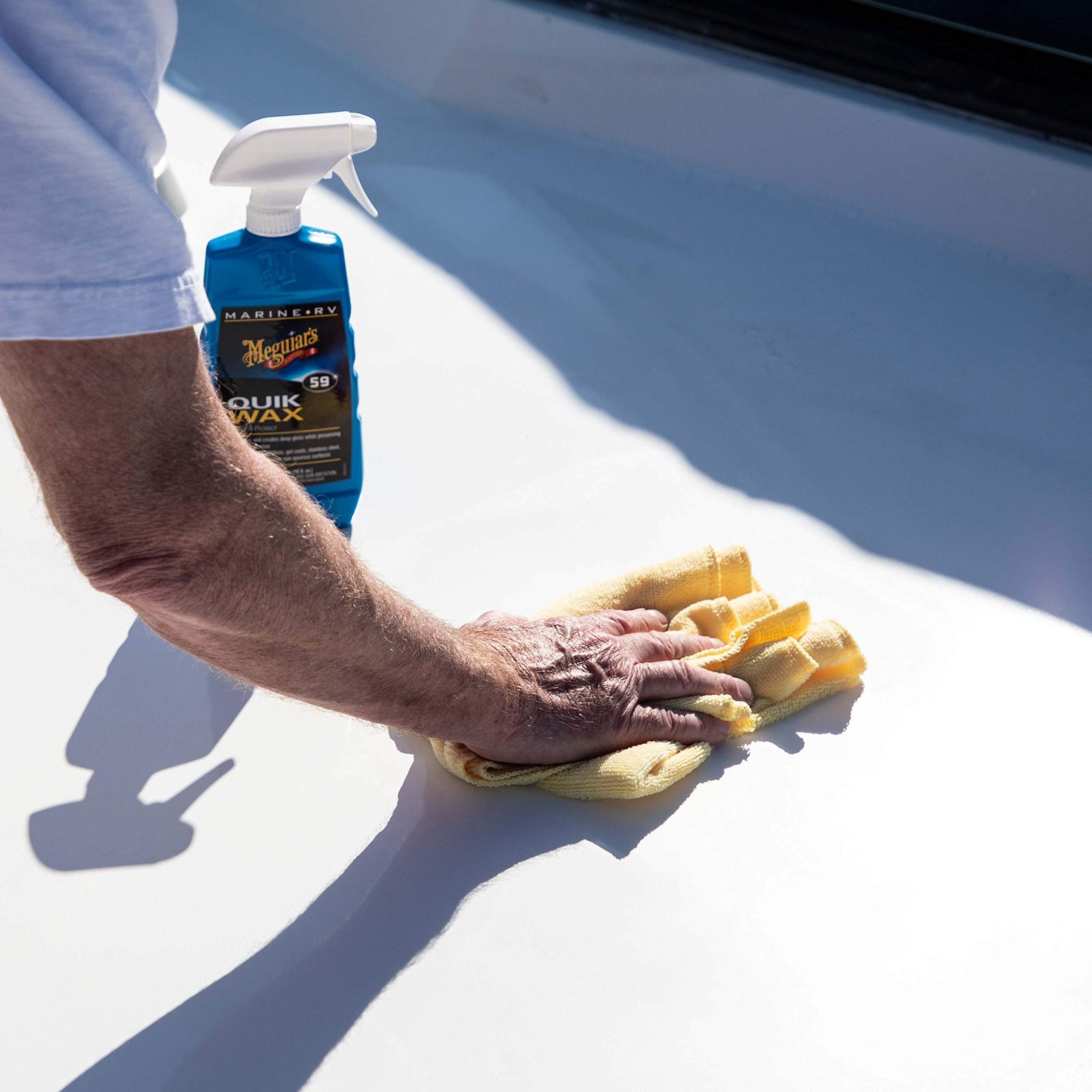 Meguiar’s M5916 Marine and RV Quik Wax Clean and Protect, Removes Water Spots an