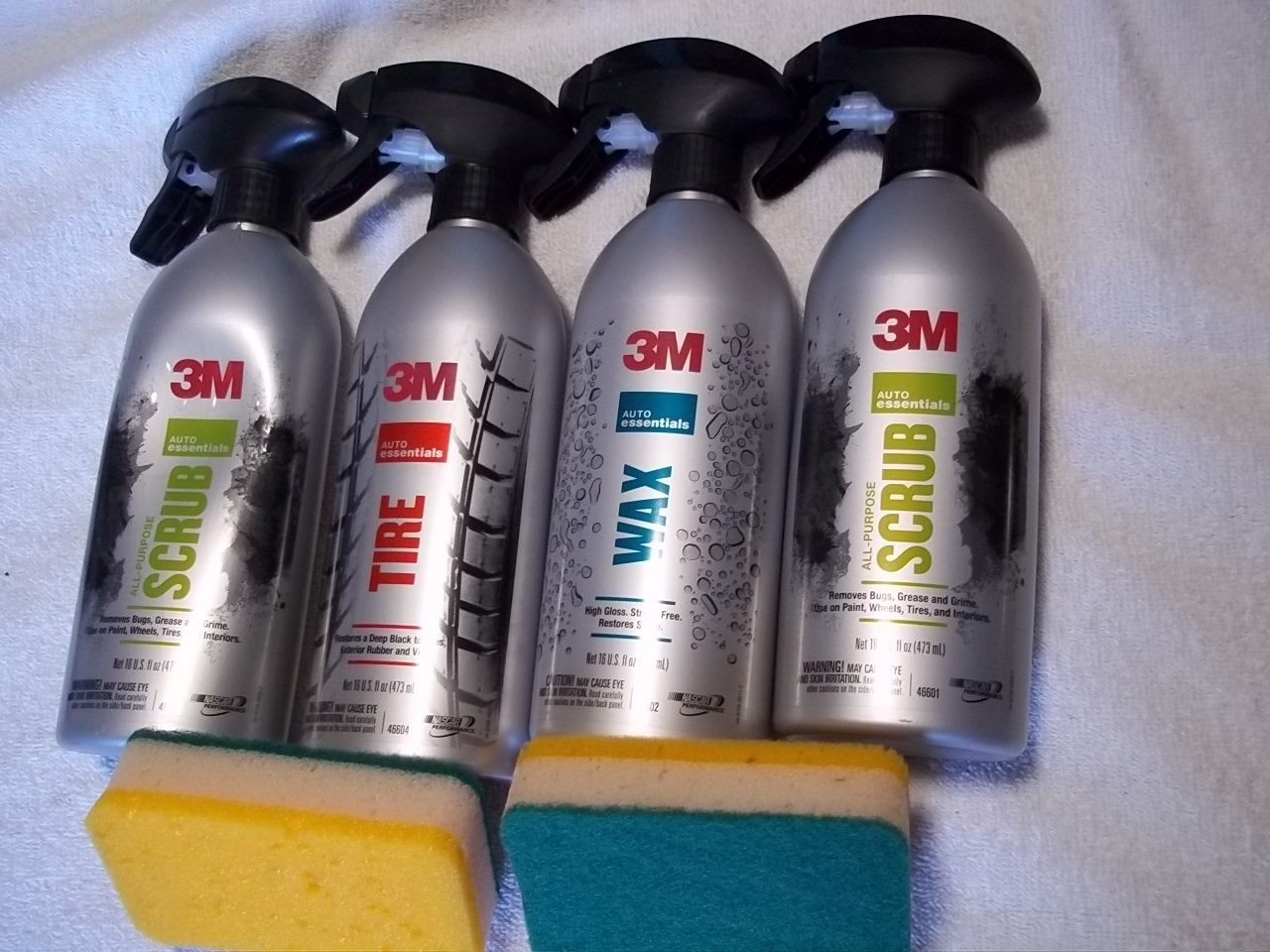 3M Auto Essentials Car Care Kit-2 Sponges-1 Wax-1 Tire-2 Scrub-All 16oz Sprayers