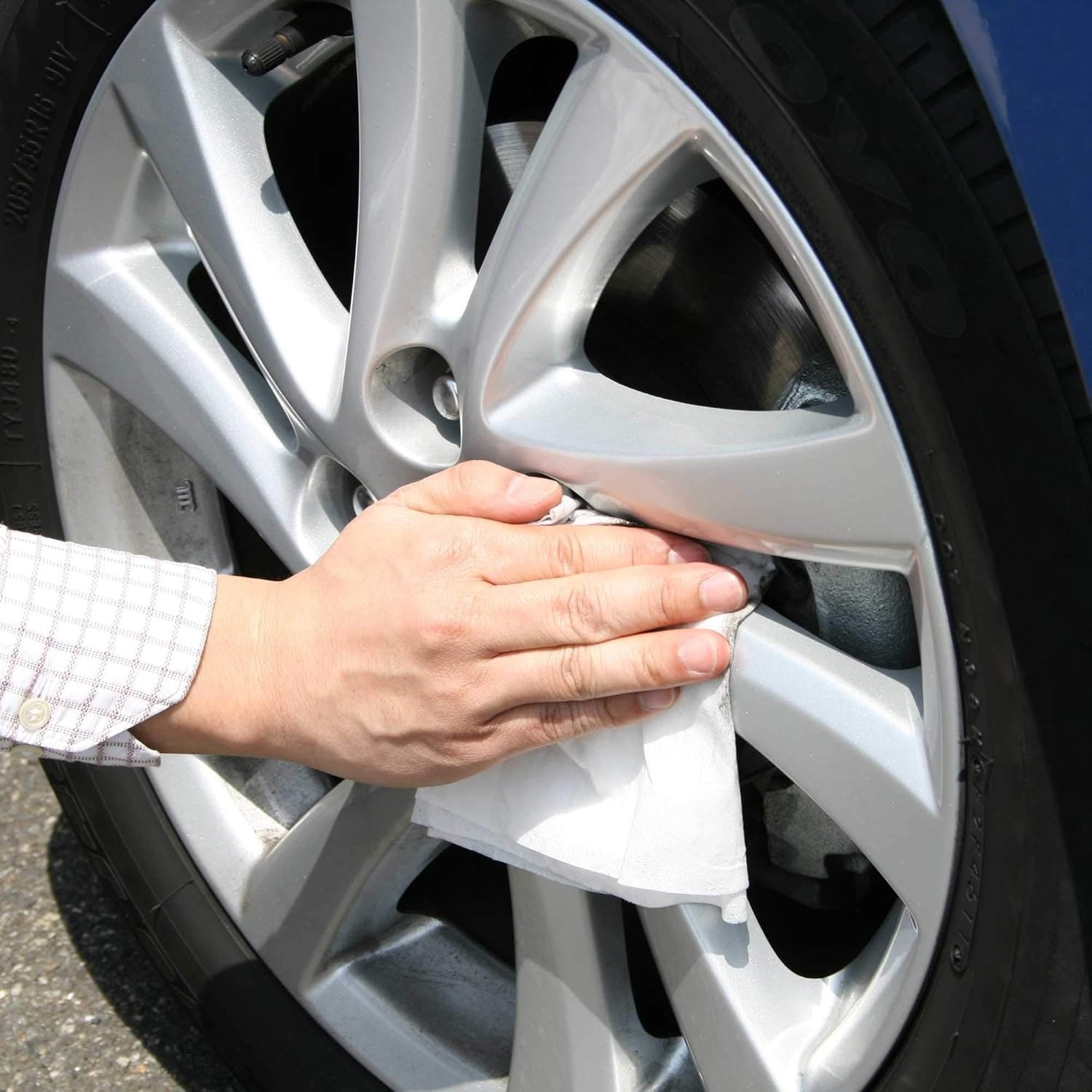 SOFT99 FUKUPIKA WHEEL CLEANING WIPES – REMOVES STAINS, BRAKE DUST & OILY DEPOSIT
