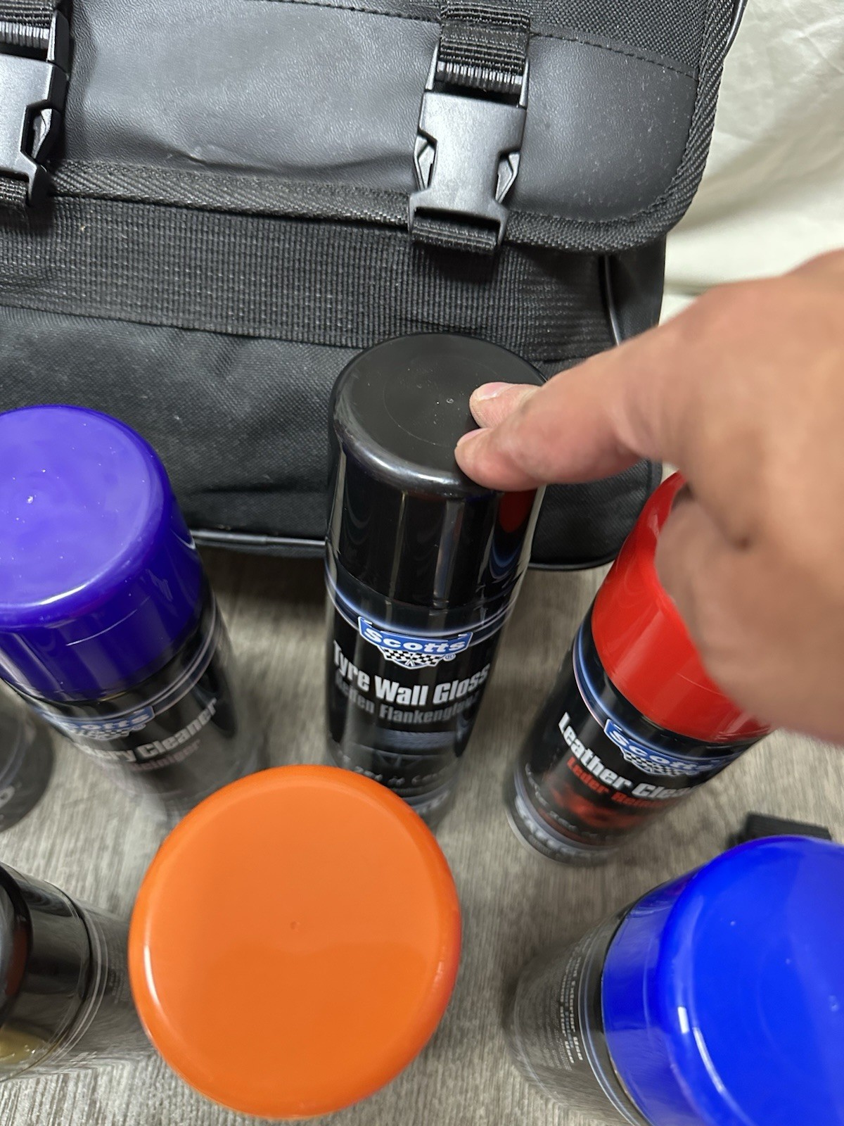 Scotts Safeguard Car Cleaning Kit Car Detailing Kit With Case *Only 1 Spray Used