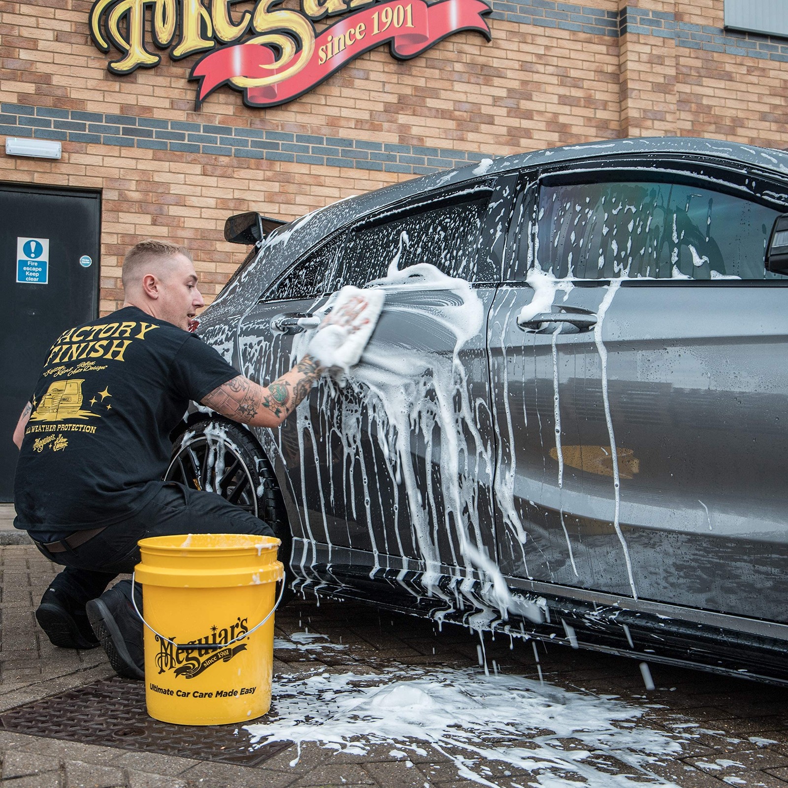 Meguiar’s Yellow Bucket, Car Wash Bucket for Water and Suds – 3.5 Gallon