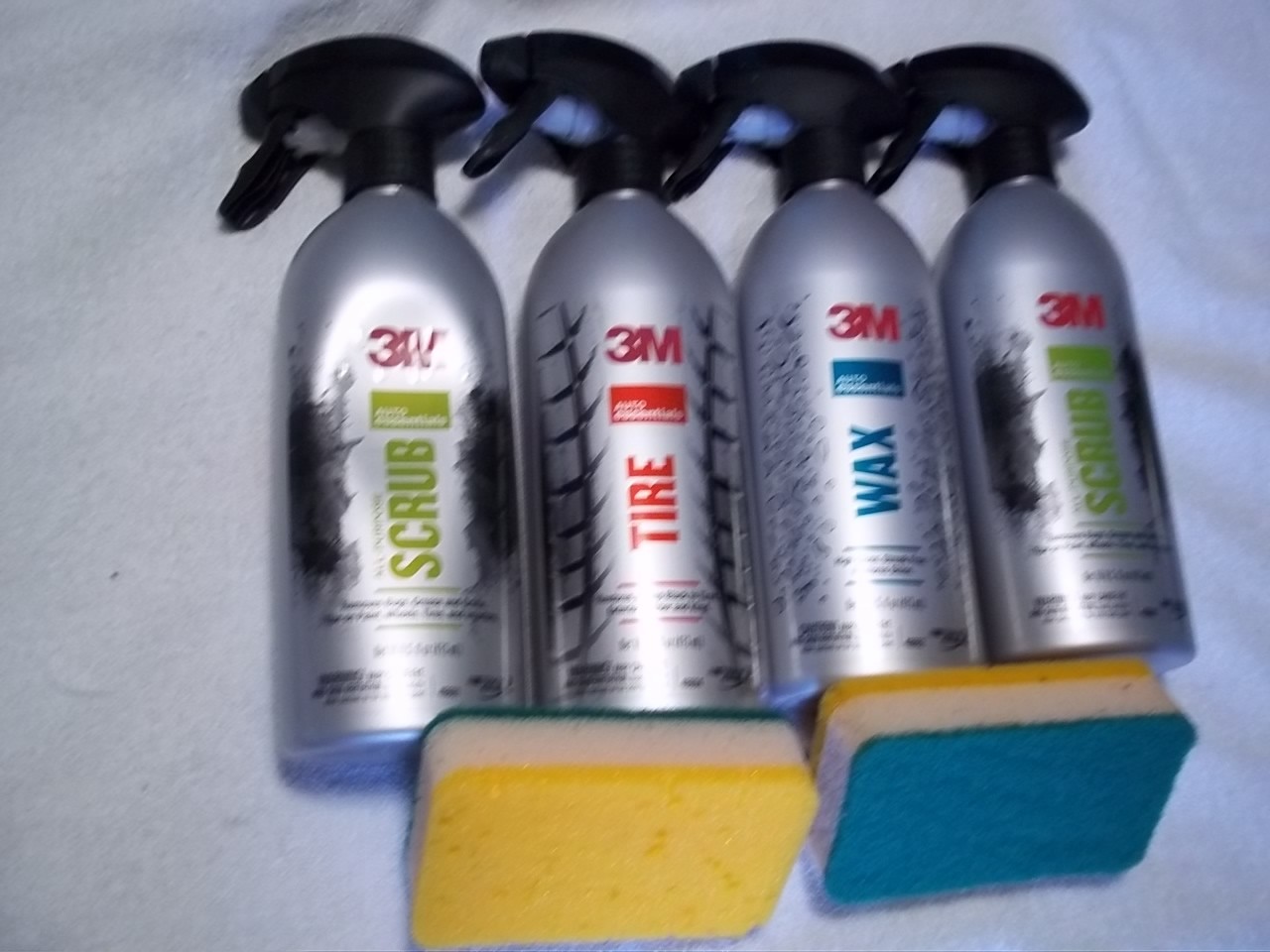 3M Auto Essentials Car Care Kit-2 Sponges-1 Wax-1 Tire-2 Scrub-All 16oz Sprayers