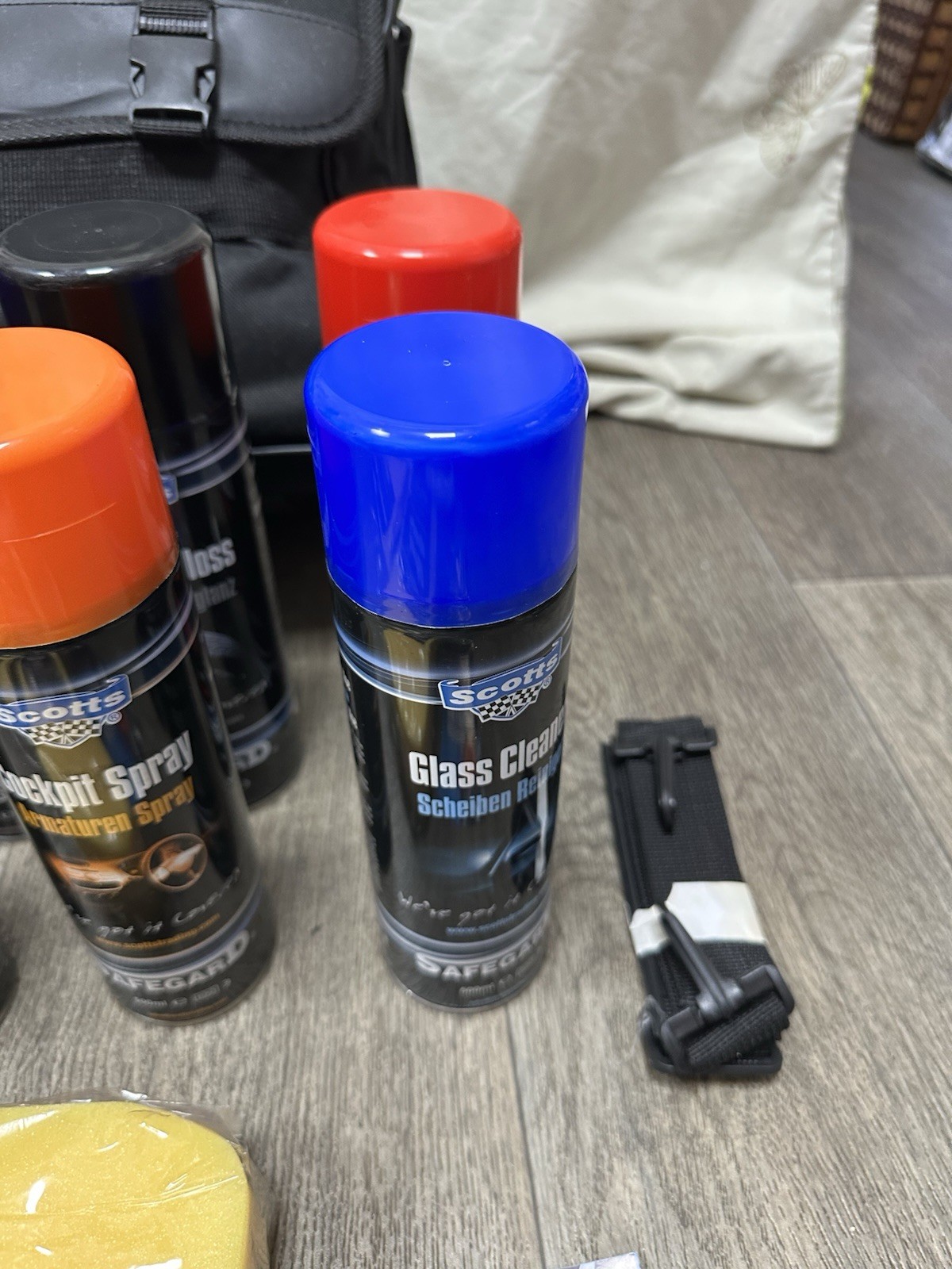 Scotts Safeguard Car Cleaning Kit Car Detailing Kit With Case *Only 1 Spray Used