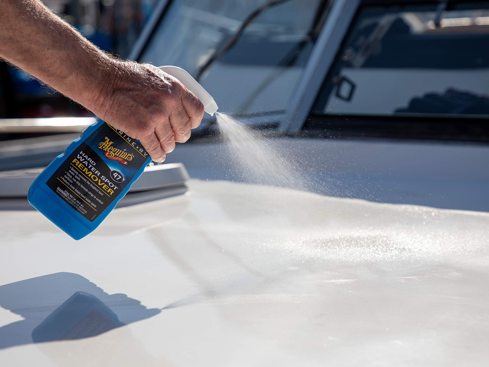 Meguiar’s M4716 Marine Hard Water Spot Remover – Mineral Deposit & Marine Exteri