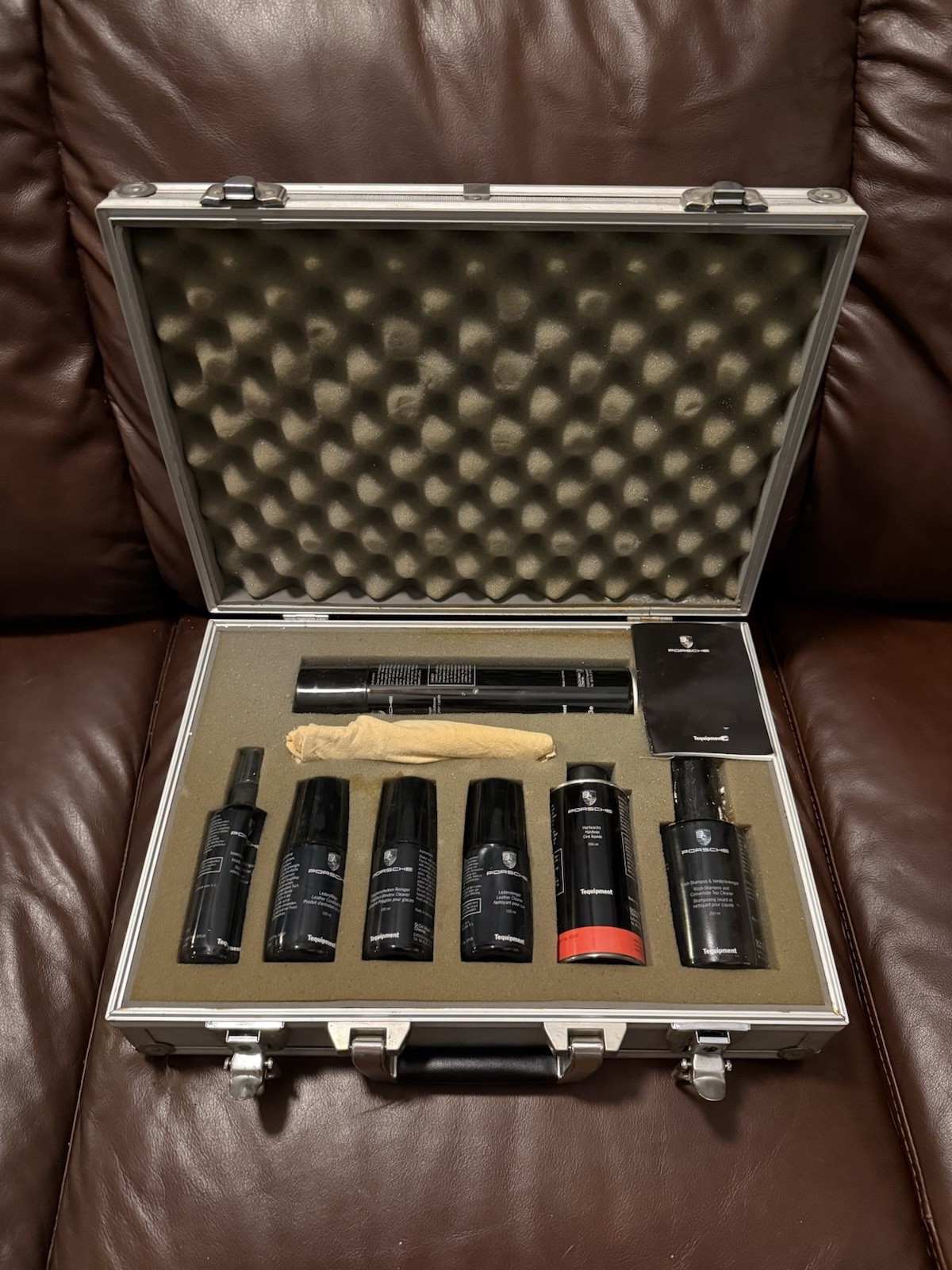 Porsche Car Care Aluminum Case Set – Kit w/ Original Accessories & Keys