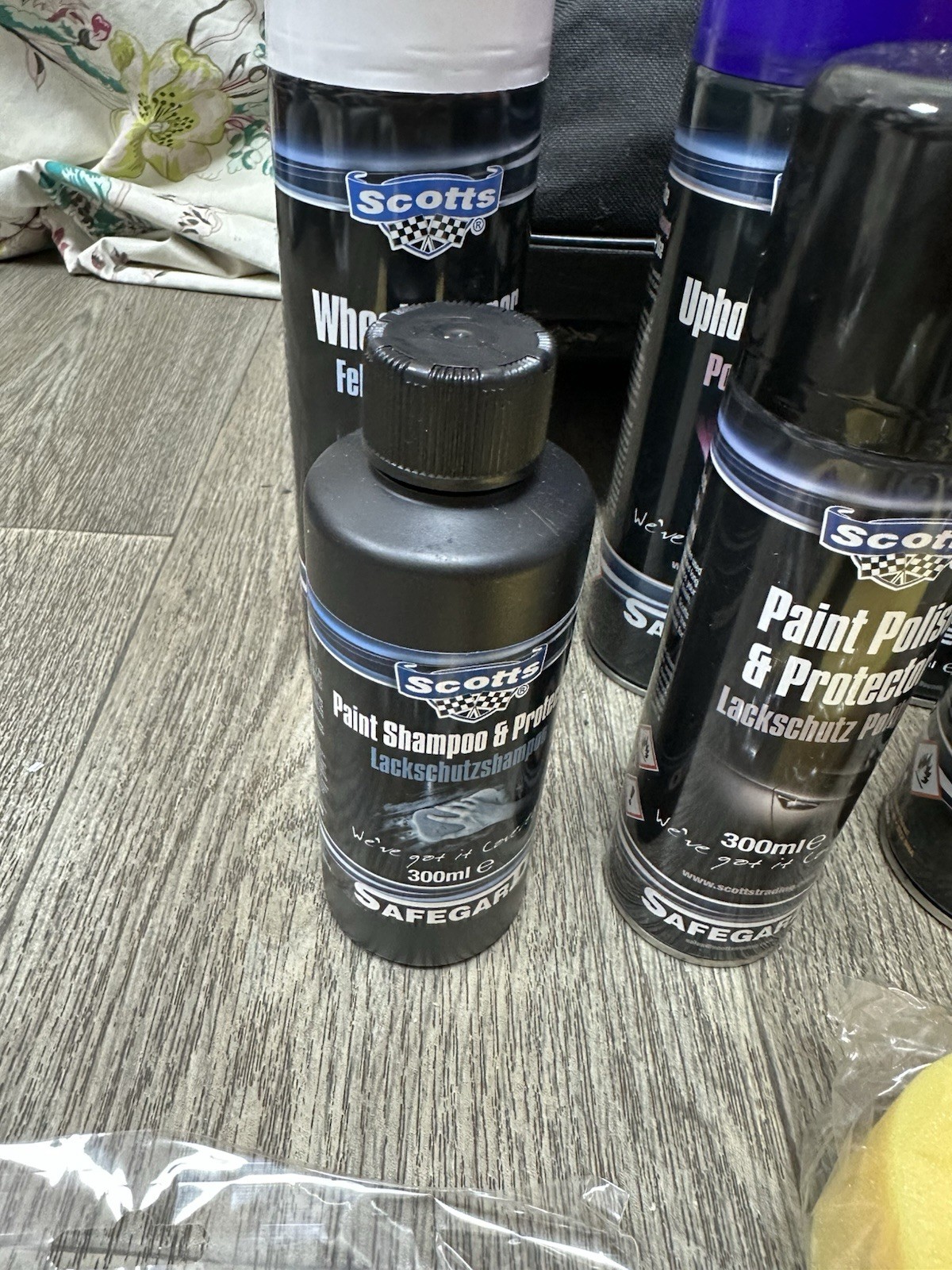 Scotts Safeguard Car Cleaning Kit Car Detailing Kit With Case *Only 1 Spray Used