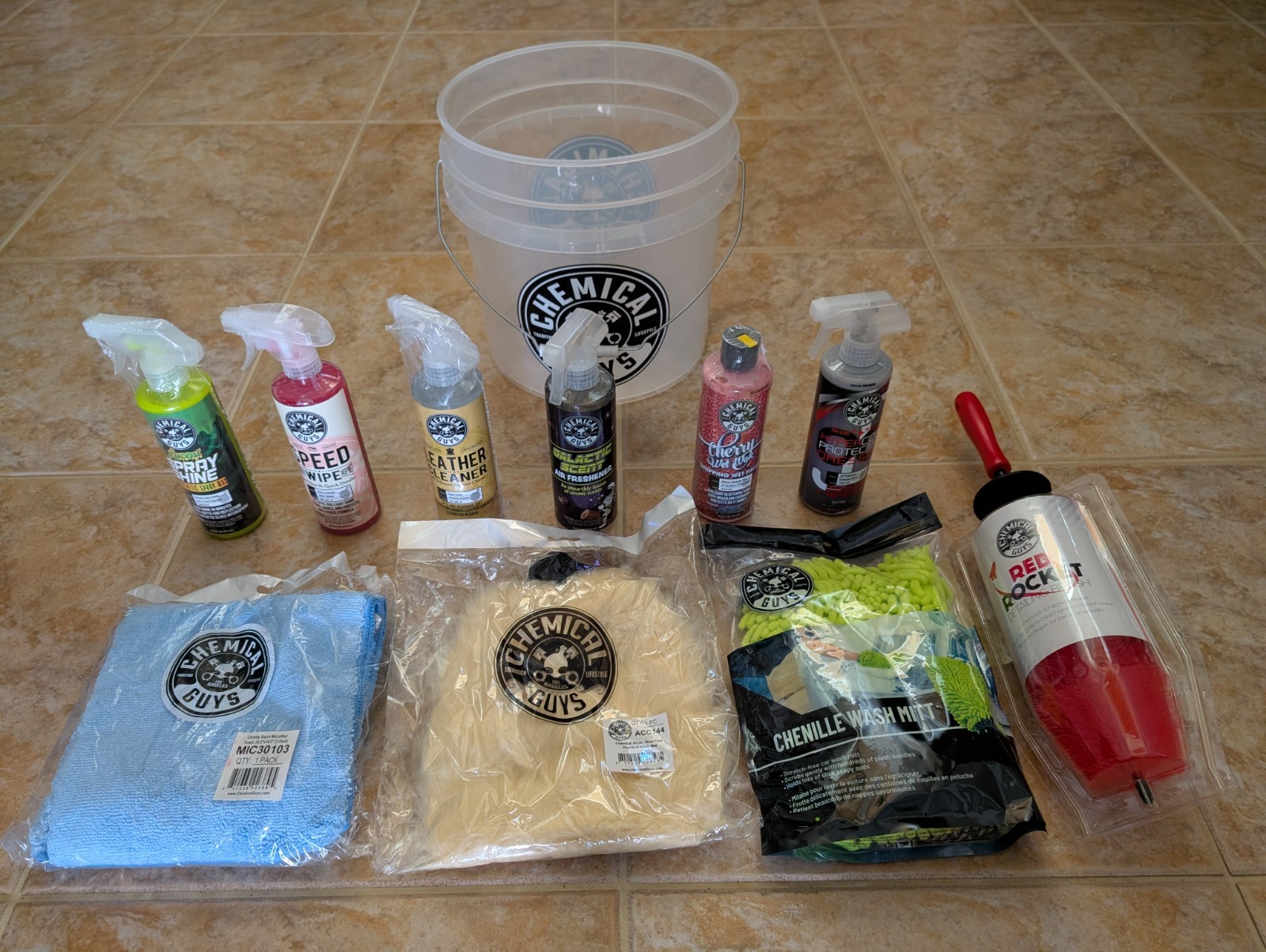 Chemical Guys: NotSo Mystery Drop Detail Cleaning Accessories – New Condition