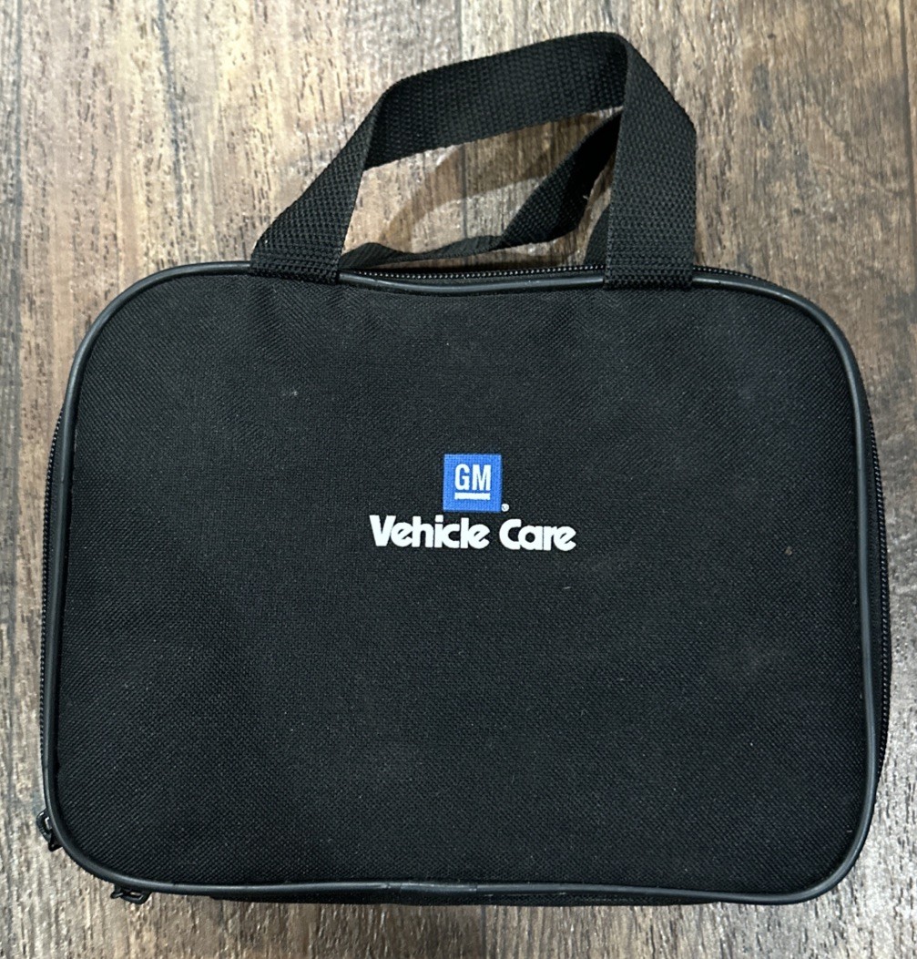 GM Goodwrench Vehicle Care Auto Detailing Kit OEM Cleaning Supplies & Carry Case