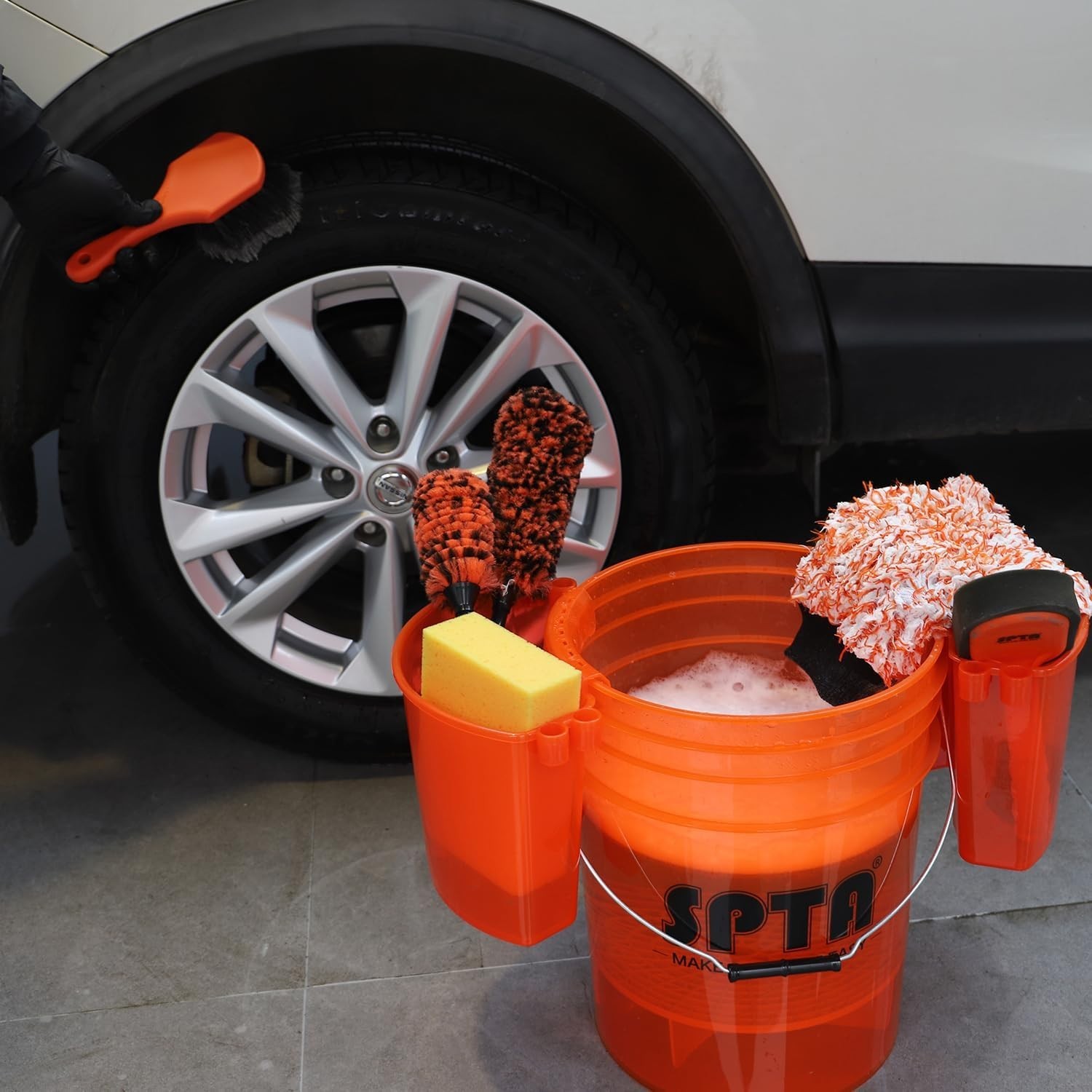 33PCS Car Wash Bucket Set 20L Scratch-Free Detailing Kit w/ Brushes & Mitt