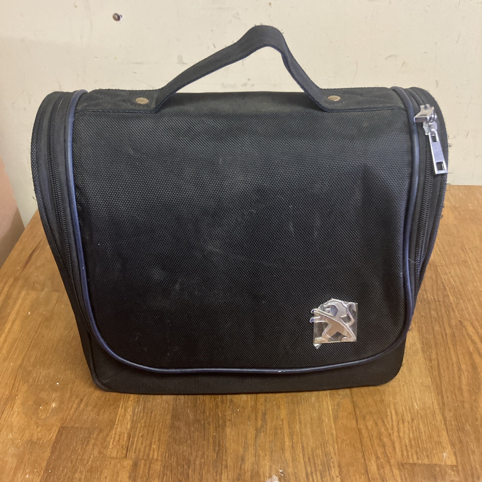 Peugeot Protect Car Cleaning Detailing Kit Bag Sponges, Glass Upholstery Used A5