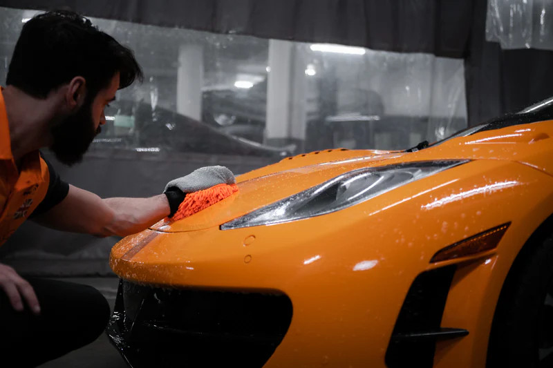 McLaren Ceramic Wash 500ml + Microfibre Wash Mitt + Standard Micro Fiber Cloth