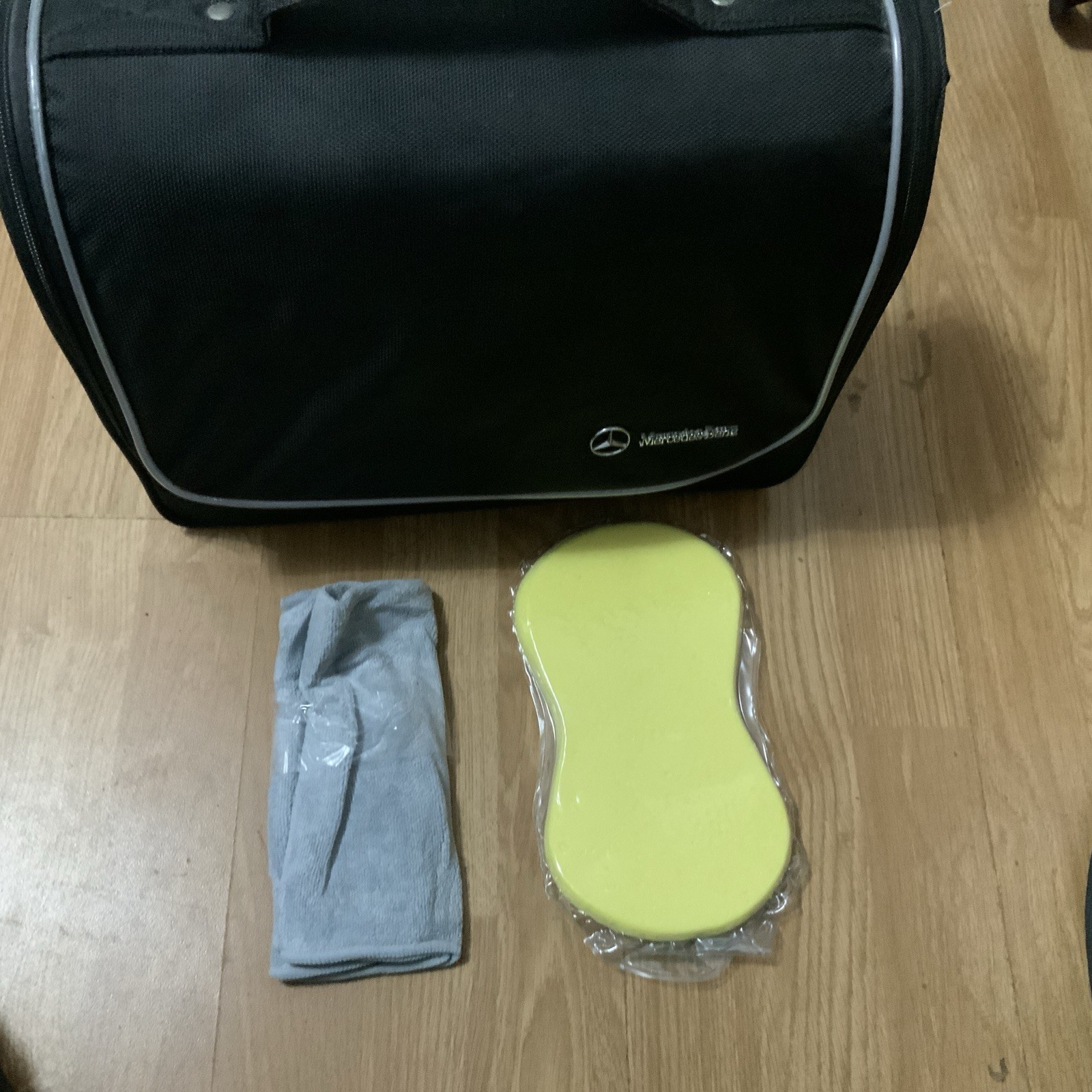 Mercedes Benz car cleaning valet kit set with bag.NEW