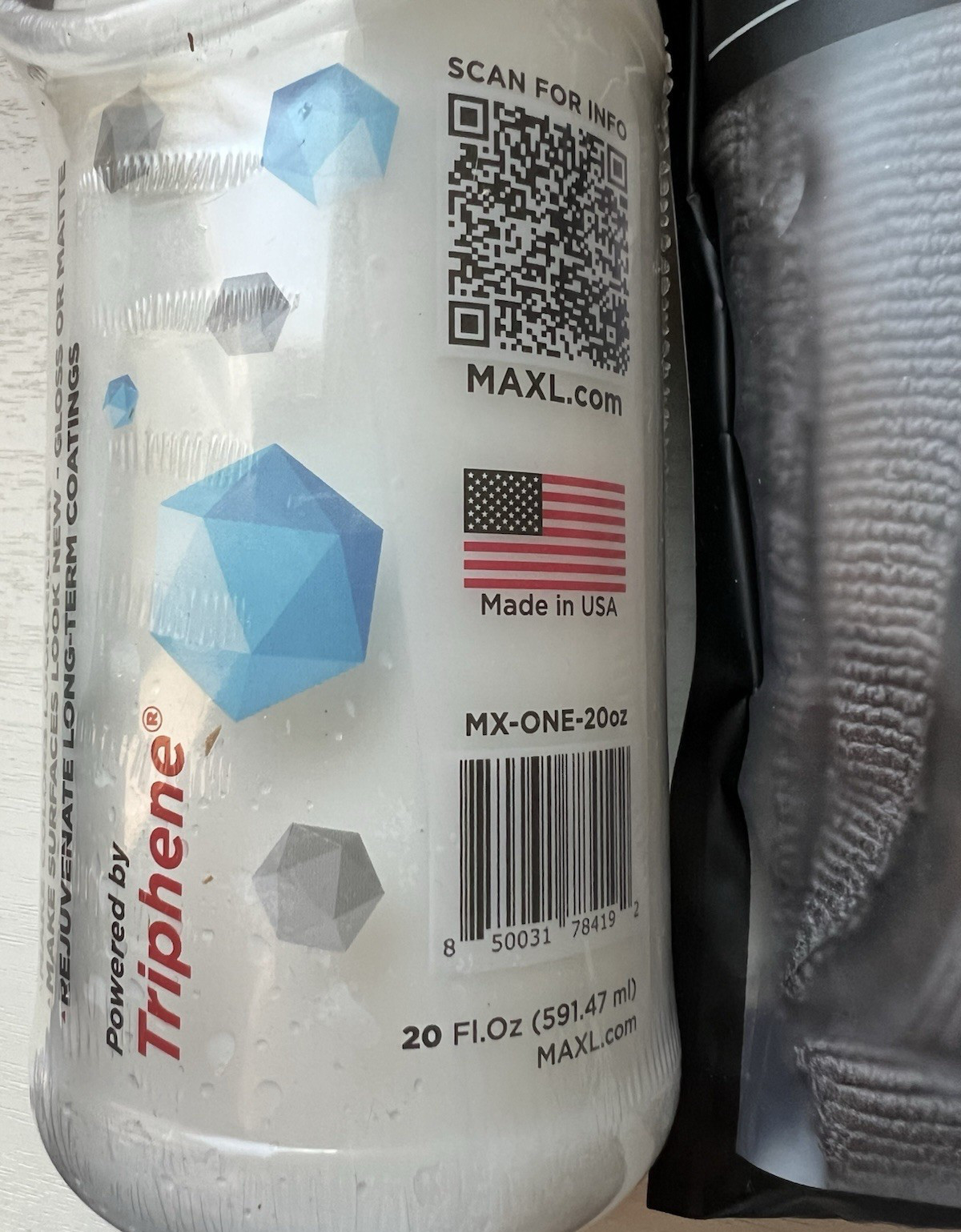20oz Car Spray with Triphene®, Quick Spray & Wipe All Waterless Plus 2 Towels