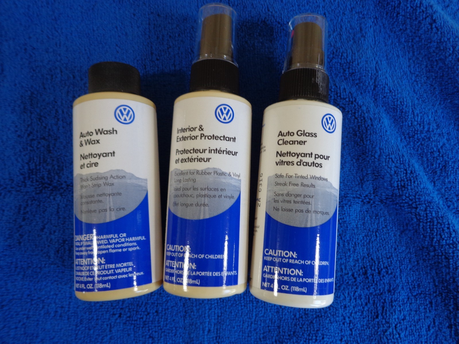 CAR CLEANING KIT 4 Pc Wash Wax Protectant Spray Glass Cleaner Microfiber Cloth