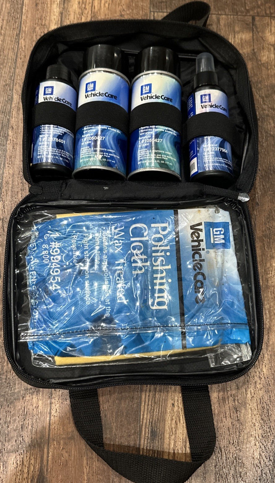 GM Goodwrench Vehicle Care Auto Detailing Kit OEM Cleaning Supplies & Carry Case